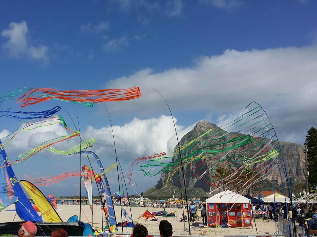 Hotel Baia Di Venere 산비토로카포 외부 사진