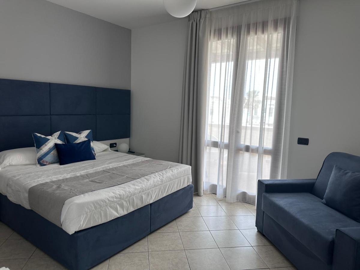 Hotel Baia Di Venere 산비토로카포 외부 사진