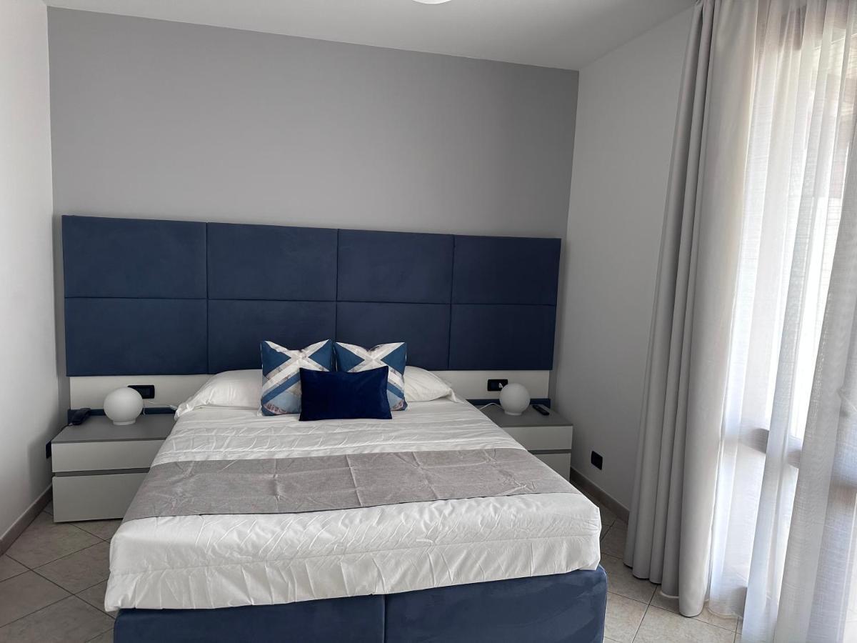 Hotel Baia Di Venere 산비토로카포 외부 사진