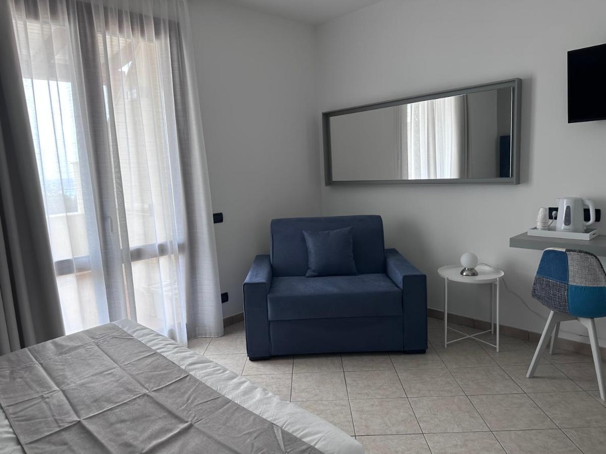 Hotel Baia Di Venere 산비토로카포 외부 사진