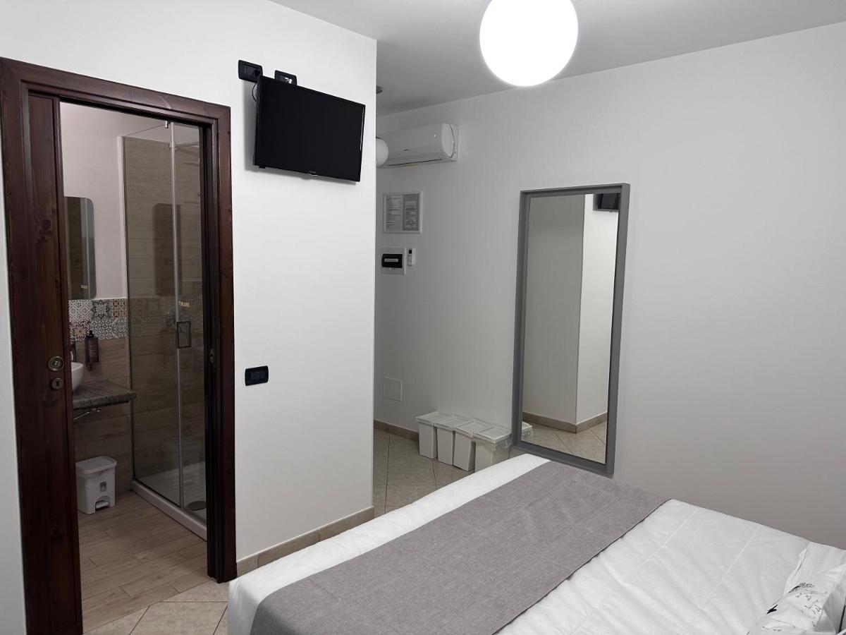 Hotel Baia Di Venere 산비토로카포 외부 사진