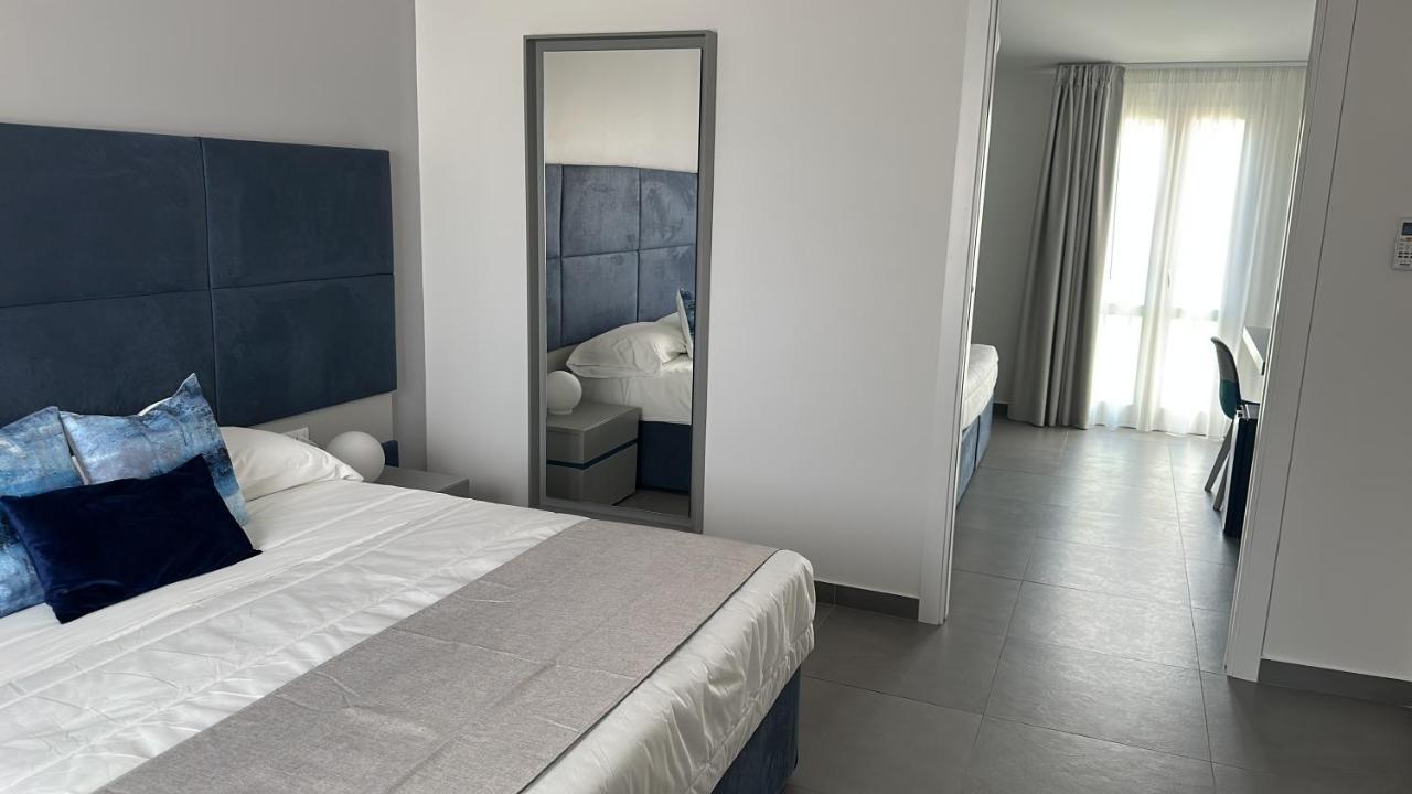 Hotel Baia Di Venere 산비토로카포 외부 사진