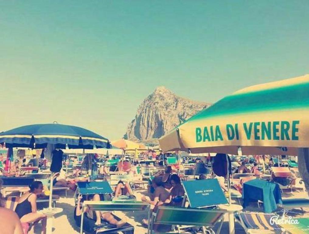 Hotel Baia Di Venere 산비토로카포 외부 사진