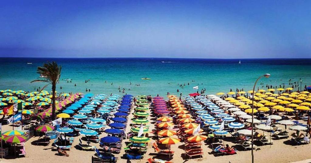 Hotel Baia Di Venere 산비토로카포 외부 사진