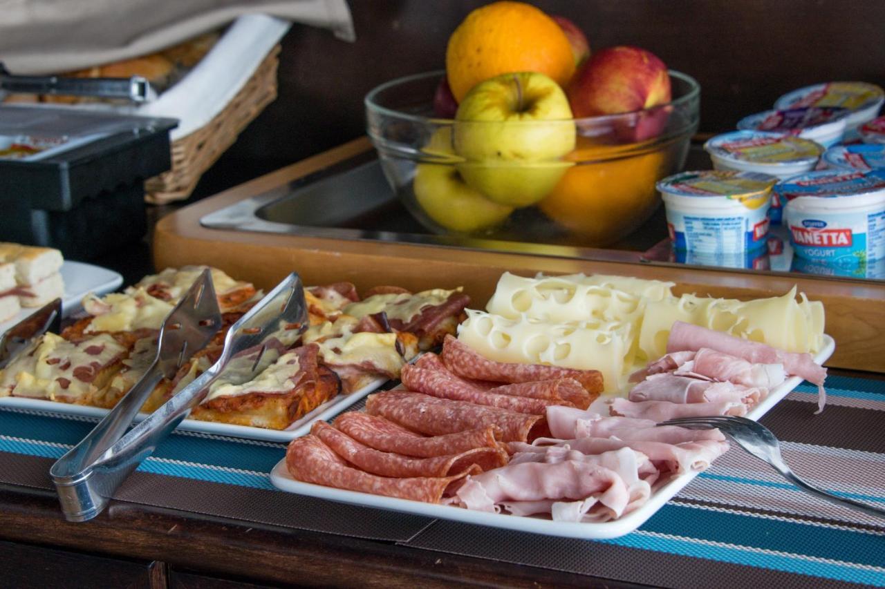 Hotel Baia Di Venere 산비토로카포 외부 사진